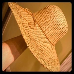 New - Banana Republic Ladies Straw Hat - M/L
